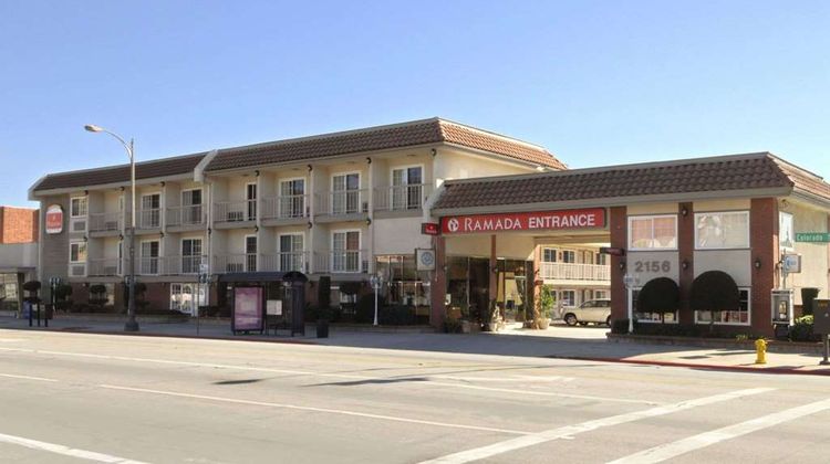 Ramada Pasadena Exterior