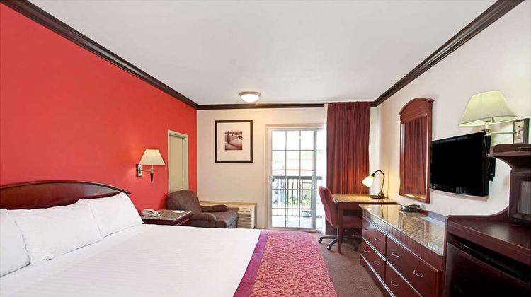 Ramada Pasadena Room