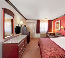 Ramada Pasadena Room