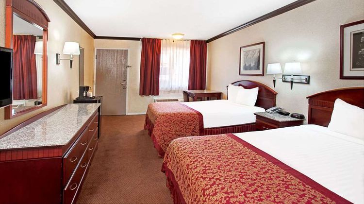 Ramada Pasadena Room