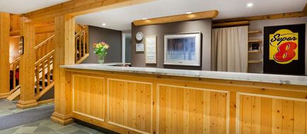 Super 8 Valemount Lobby