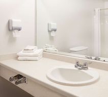 Super 8 Valemount Room