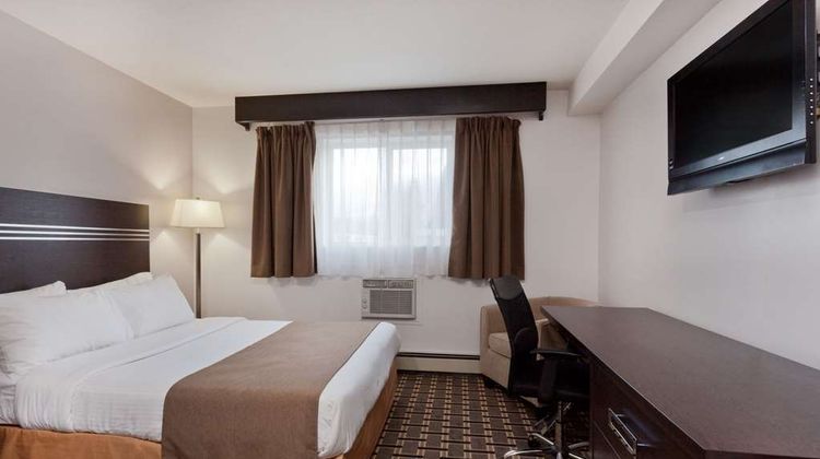 Super 8 Valemount Room