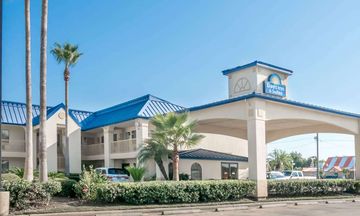Days Inn & Suites Winnie