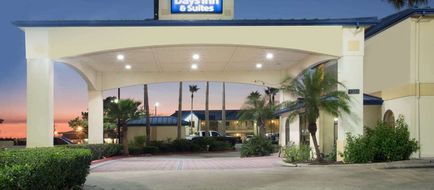 Days Inn & Suites Winnie Exterior