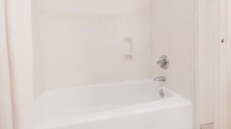 Days Inn & Suites Winnie Room