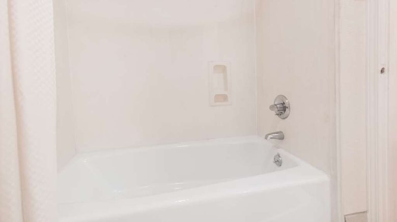 <b>Days Inn & Suites Winnie Room</b>. Images powered by <a href="https://iceportal.shijigroup.com/" title="IcePortal" target="_blank">IcePortal</a>.
