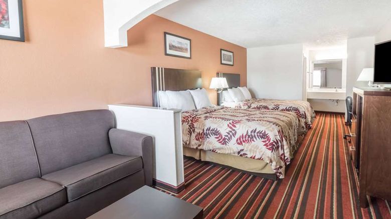 <b>Days Inn & Suites Winnie Room</b>. Images powered by <a href="https://iceportal.shijigroup.com/" title="IcePortal" target="_blank">IcePortal</a>.