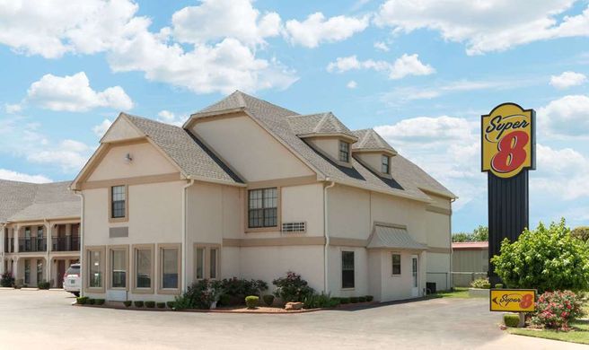 Super 8 Enid Exterior