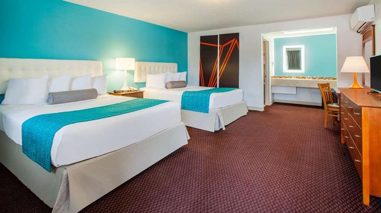 Howard Johnson of Traverse City Room