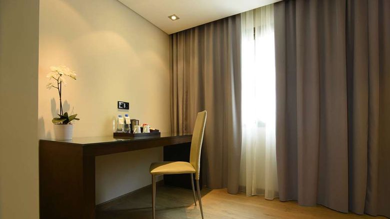 <b>Ramada Beirut Downtown Room</b>. Images powered by <a href="https://iceportal.shijigroup.com/" title="IcePortal" target="_blank">IcePortal</a>.