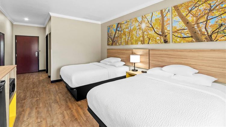Days Inn Rockdale Texas Room
