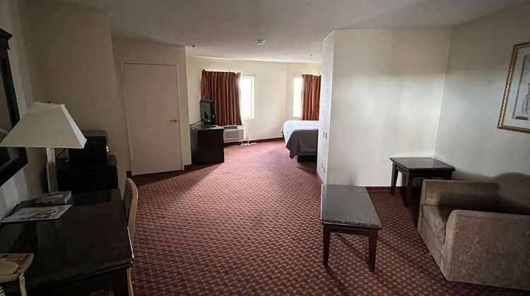 Days Inn & Suites Rancho Cordova Suite