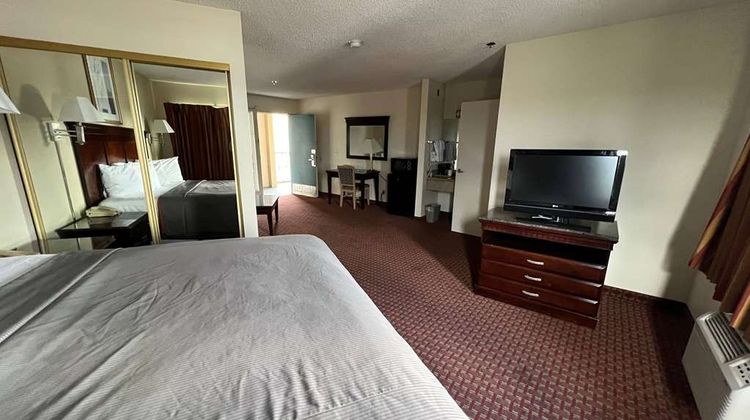 Days Inn & Suites Rancho Cordova Suite