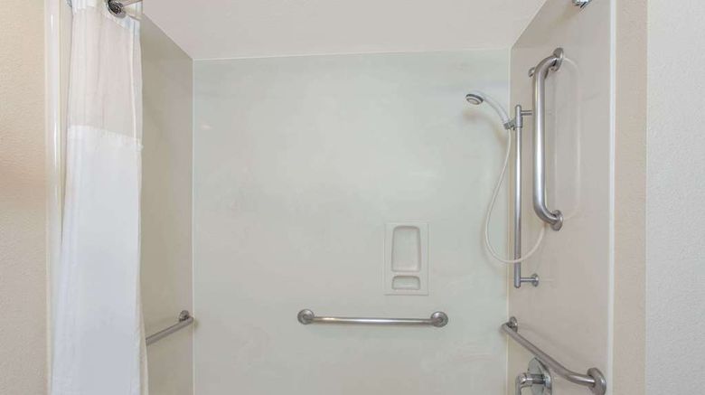 <b>Ramada Fresno Northwest Room</b>. Images powered by <a href="https://iceportal.shijigroup.com/" title="IcePortal" target="_blank">IcePortal</a>.