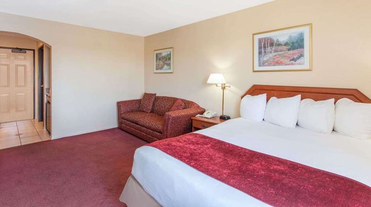 Ramada Fresno Northwest Room