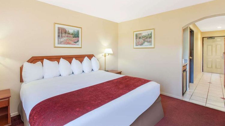 Ramada Fresno Northwest Room