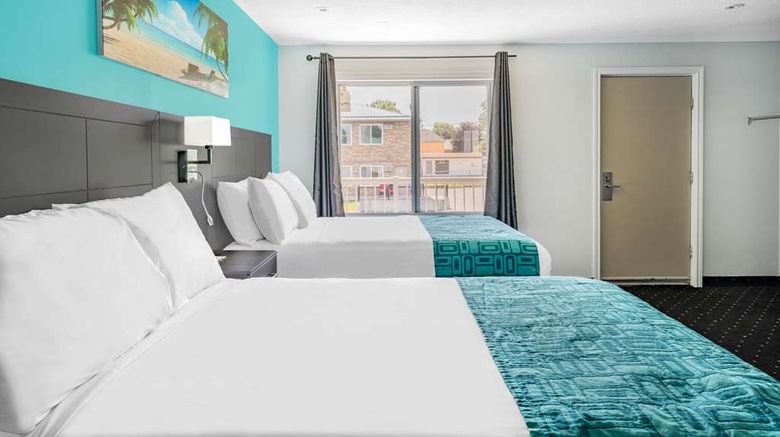 <b>Howard Johnson Inn Gananoque Suite</b>. Images powered by <a href="https://iceportal.shijigroup.com/" title="IcePortal" target="_blank">IcePortal</a>.