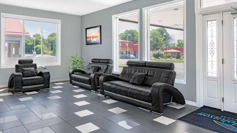 <b>Howard Johnson Inn Gananoque Lobby</b>. Images powered by <a href="https://iceportal.shijigroup.com/" title="IcePortal" target="_blank">IcePortal</a>.