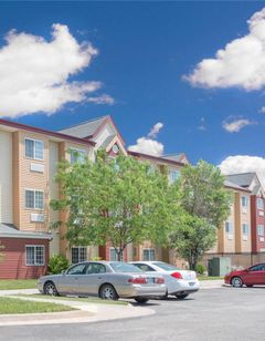 Days Inn & Suites Hutchinson