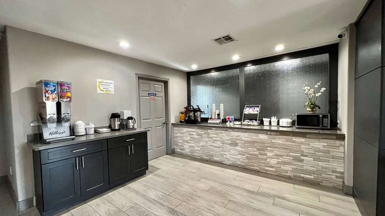 <b>Super 8 Sealy Lobby</b>. Images powered by <a href="https://iceportal.shijigroup.com/" title="IcePortal" target="_blank">IcePortal</a>.