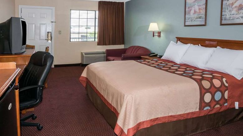 <b>Super 8 Sealy Room</b>. Images powered by <a href="https://iceportal.shijigroup.com/" title="IcePortal" target="_blank">IcePortal</a>.