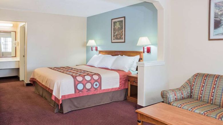 <b>Super 8 Sealy Room</b>. Images powered by <a href="https://iceportal.shijigroup.com/" title="IcePortal" target="_blank">IcePortal</a>.