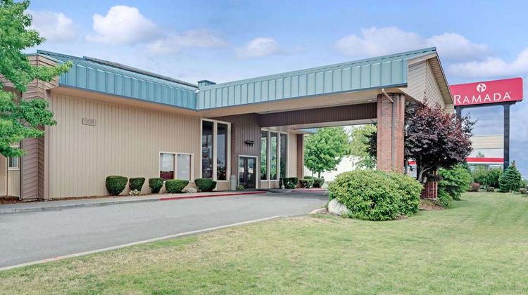 Ramada Spokane Valley Exterior