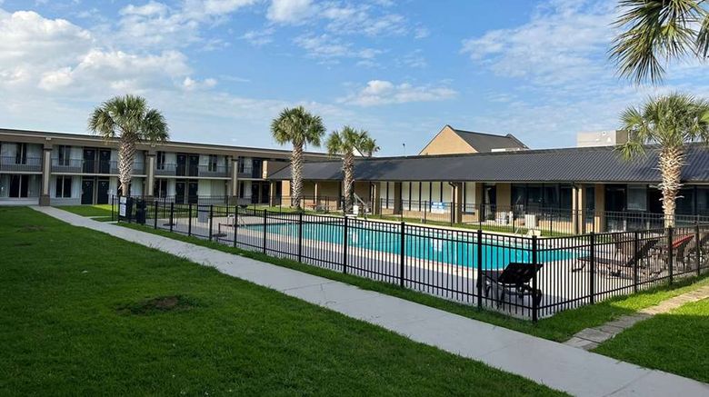 <b>Days Inn Jennings Pool</b>. Images powered by <a href="https://iceportal.shijigroup.com/" title="IcePortal" target="_blank">IcePortal</a>.