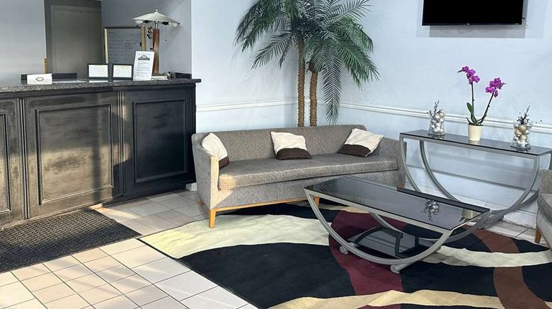 <b>Days Inn Jennings Lobby</b>. Images powered by <a href="https://iceportal.shijigroup.com/" title="IcePortal" target="_blank">IcePortal</a>.