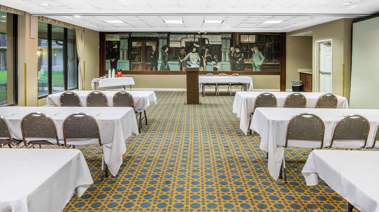<b>Days Inn Jennings Meeting</b>. Images powered by <a href="https://iceportal.shijigroup.com/" title="IcePortal" target="_blank">IcePortal</a>.