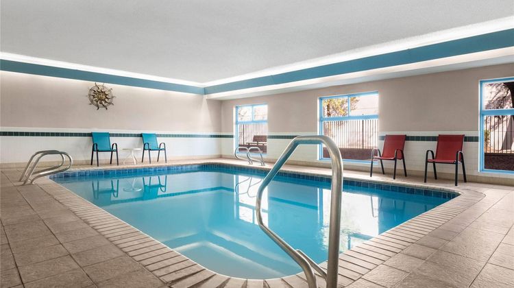Days Inn & Suites Airport Albuquerque Pool