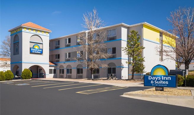 Days Inn & Suites Airport Albuquerque Exterior