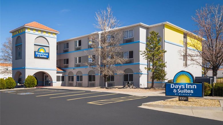 <b>Days Inn & Suites Airport Albuquerque Exterior</b>. Images powered by <a href="https://iceportal.shijigroup.com/" title="IcePortal" target="_blank">IcePortal</a>.