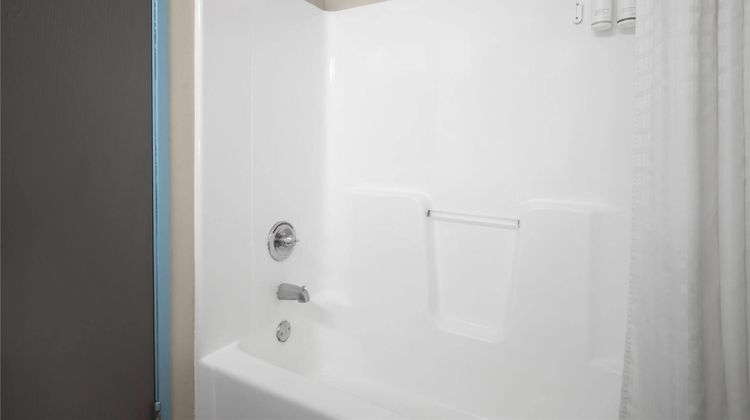 Days Inn & Suites Airport Albuquerque Room