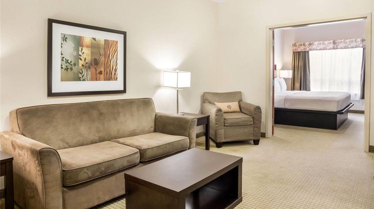Ramada Lac La Biche Suite