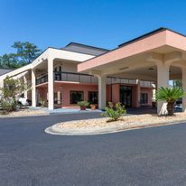 Baymont Inn & Suites Tallahassee