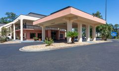 Baymont Inn & Suites Tallahassee