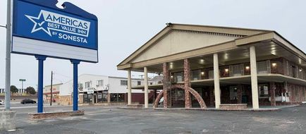 Americas Best Value Inn Wendover Exterior