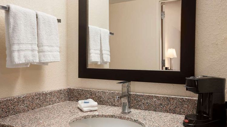 Super 8 Rahway/Newark Room