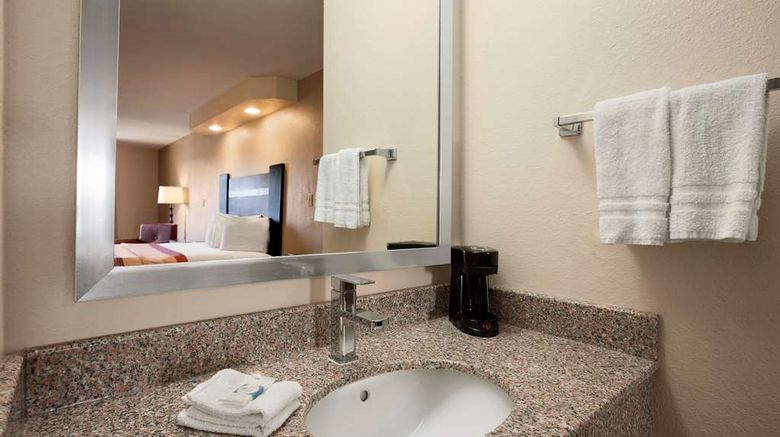 <b>Super 8 Rahway/Newark Room</b>. Images powered by <a href="https://iceportal.shijigroup.com/" title="IcePortal" target="_blank">IcePortal</a>.