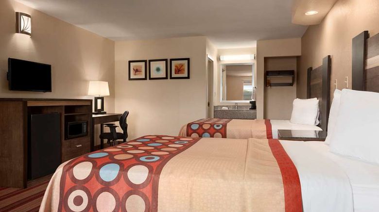 <b>Super 8 Rahway/Newark Room</b>. Images powered by <a href="https://iceportal.shijigroup.com/" title="IcePortal" target="_blank">IcePortal</a>.