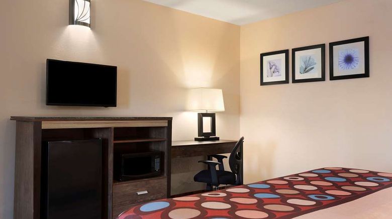 <b>Super 8 Rahway/Newark Room</b>. Images powered by <a href="https://iceportal.shijigroup.com/" title="IcePortal" target="_blank">IcePortal</a>.