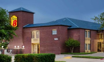 Super 8 Farmers Branch/North Dallas