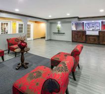 Super 8 Farmers Branch/North Dallas Lobby