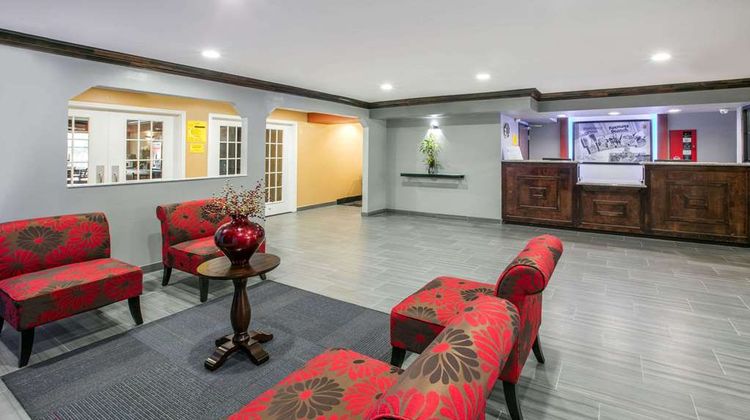 Super 8 Farmers Branch/North Dallas Lobby