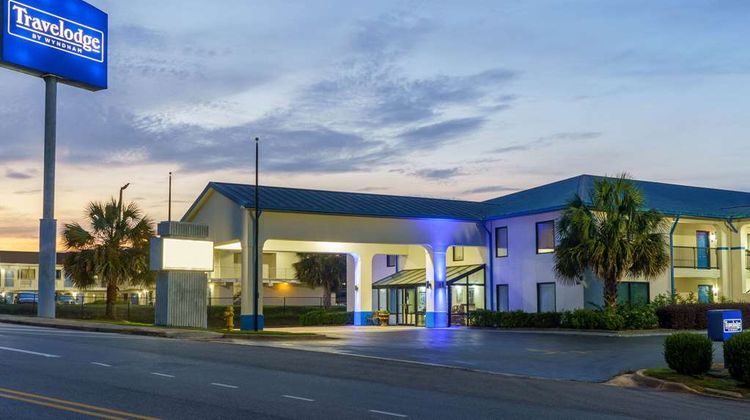 Travelodge by Wyndham Montgomery East Exterior
