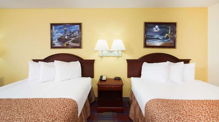 Travelodge by Wyndham Montgomery East Room