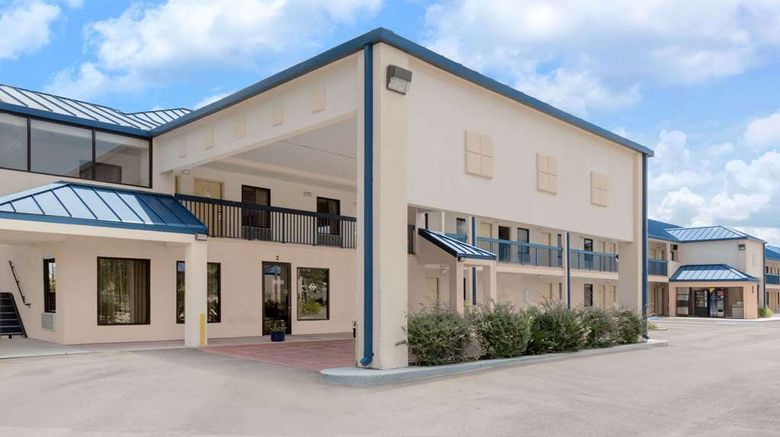 <b>Super 8 Hattiesburg South Exterior</b>. Images powered by <a href="https://iceportal.shijigroup.com/" title="IcePortal" target="_blank">IcePortal</a>.