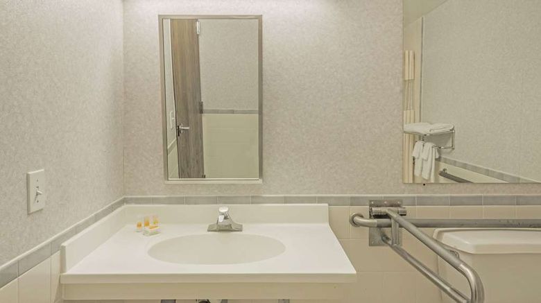 <b>Days Inn Berlin Meriden Room</b>. Images powered by <a href="https://iceportal.shijigroup.com/" title="IcePortal" target="_blank">IcePortal</a>.